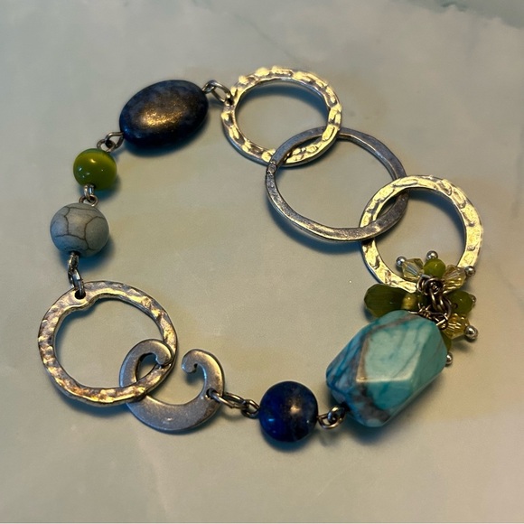Vintage Elegant Silver Tone Bracelet - Picture 1 of 4